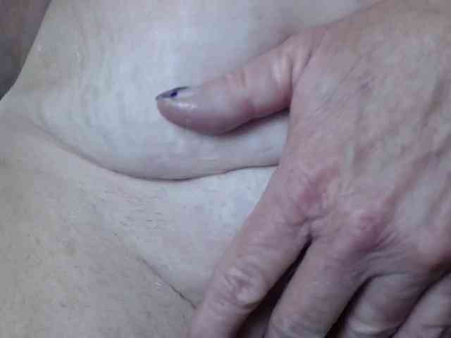 April_XO webcam