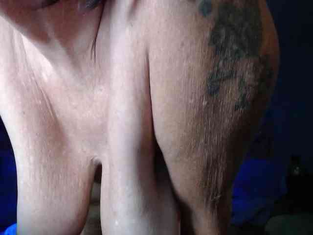 April_XO webcam
