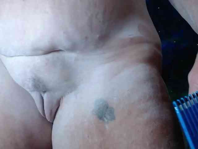 April_XO webcam