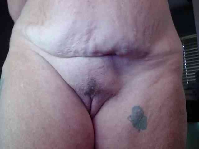April_XO webcam