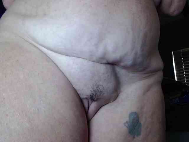 April_XO webcam