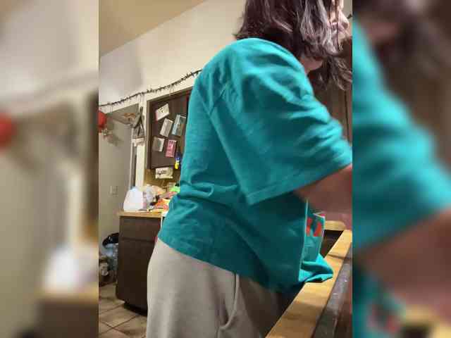 April_XO webcam