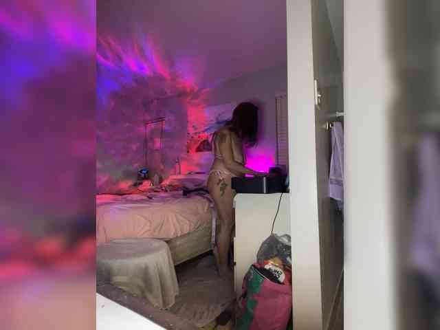 April_XO webcam