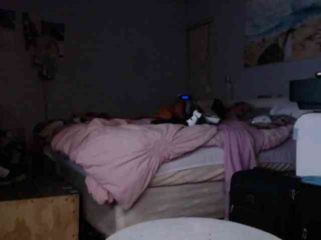 April_XO webcam