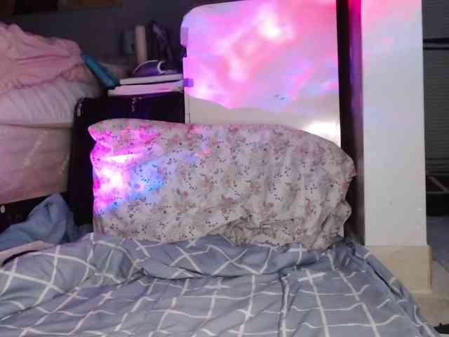April_XO webcam