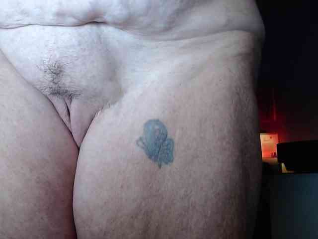 April_XO webcam