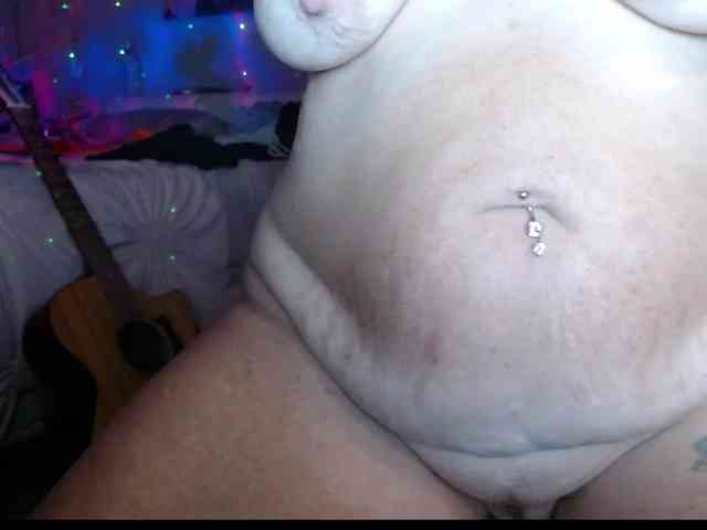 April_XO webcam
