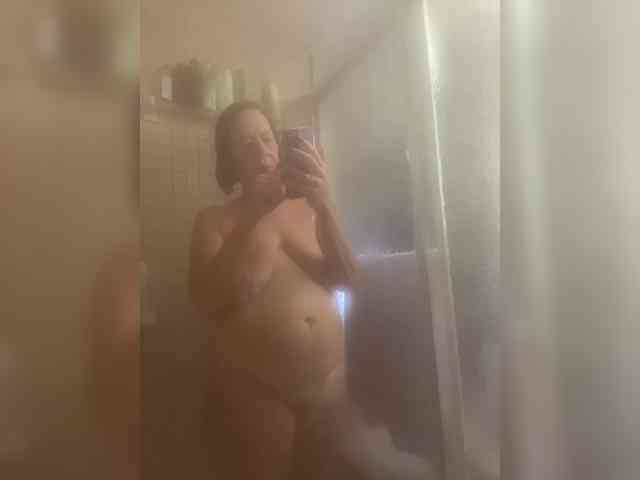 April_XO webcam