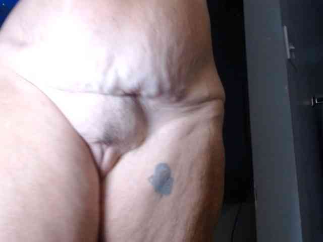April_XO webcam