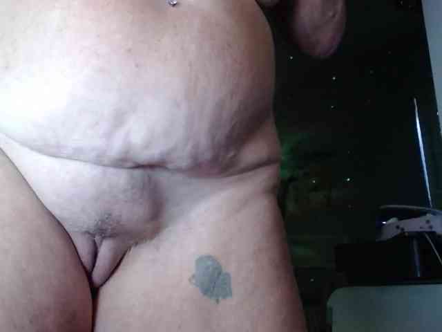 April_XO webcam