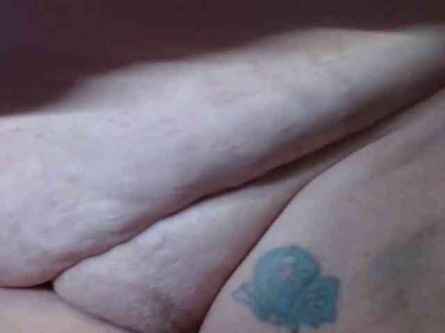 April_XO webcam