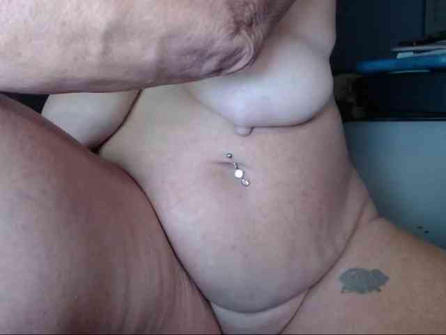 April_XO webcam