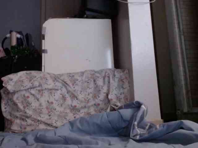 April_XO webcam
