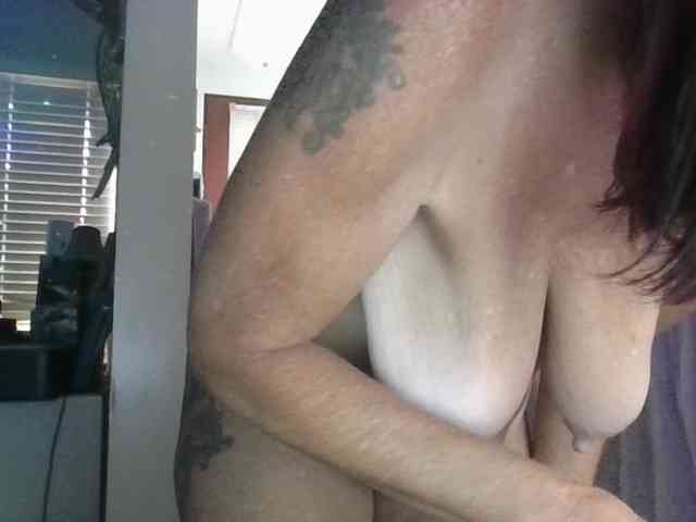 Modelo: April_XO