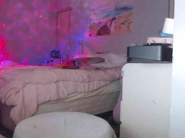 April_XO webcam