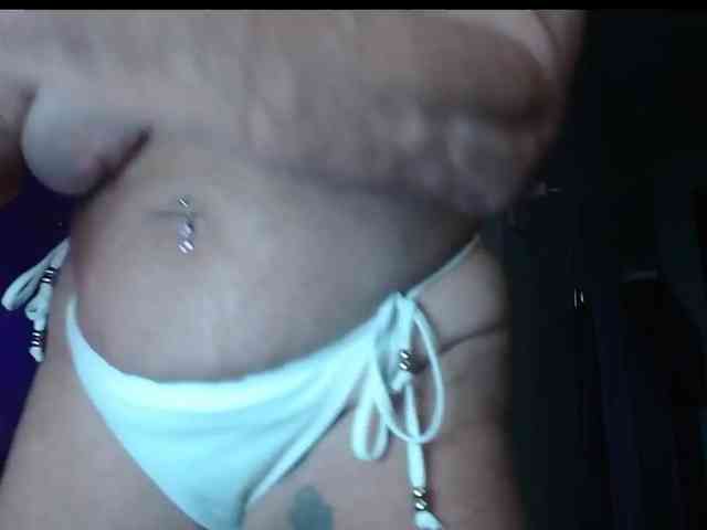 April_XO webcam