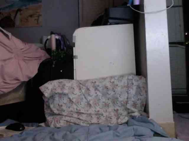 April_XO webcam