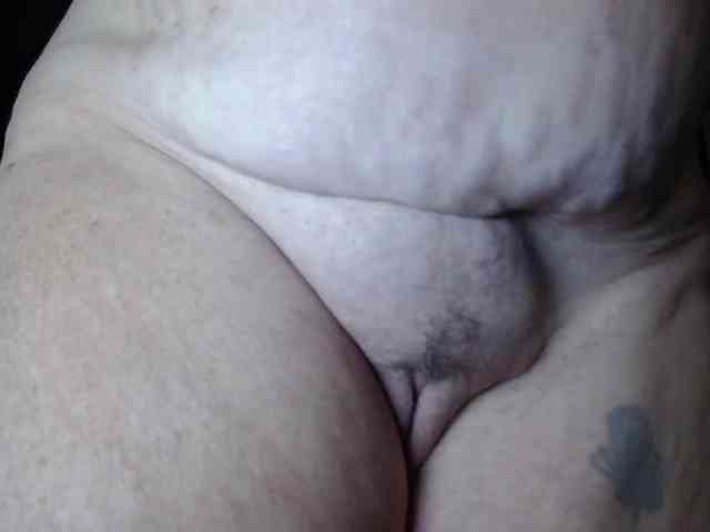 April_XO webcam