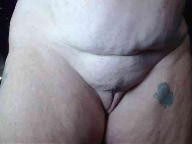 April_XO webcam