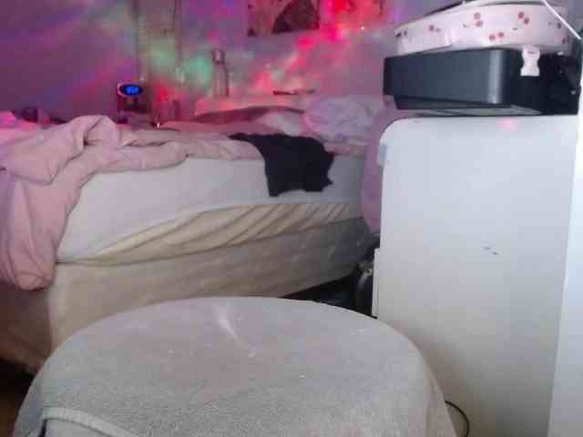 April_XO webcam
