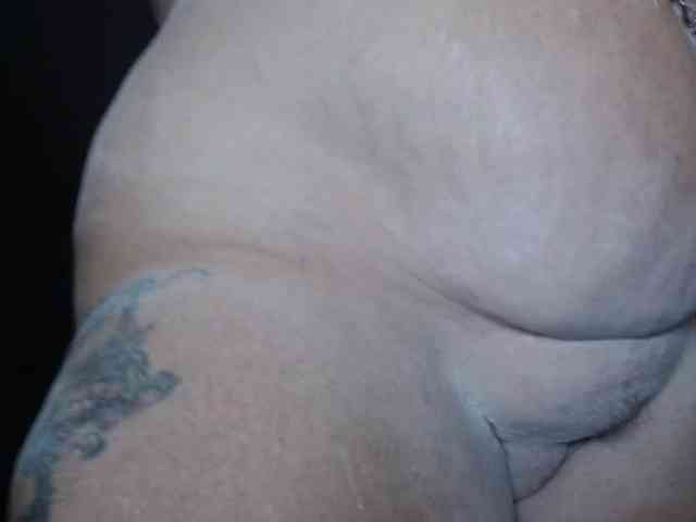 April_XO webcam