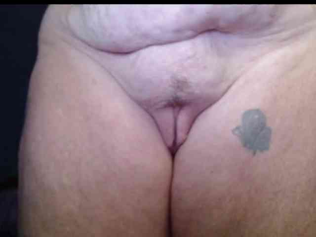 April_XO webcam