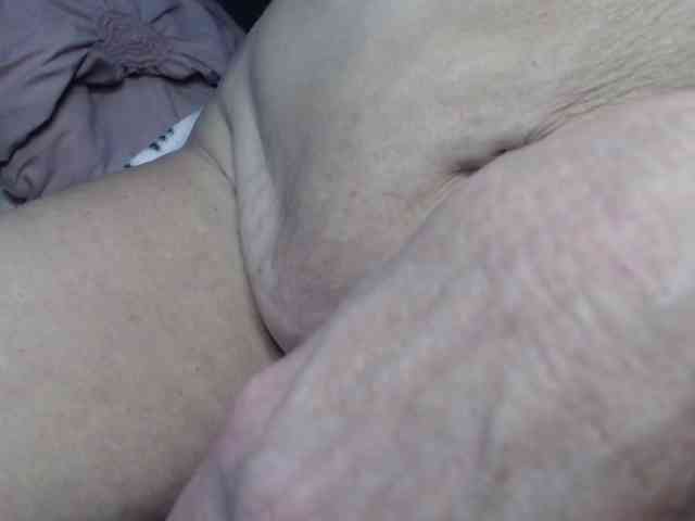 April_XO webcam