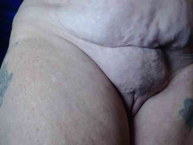 April_XO webcam