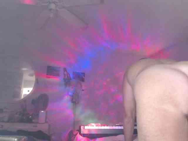 April_XO webcam