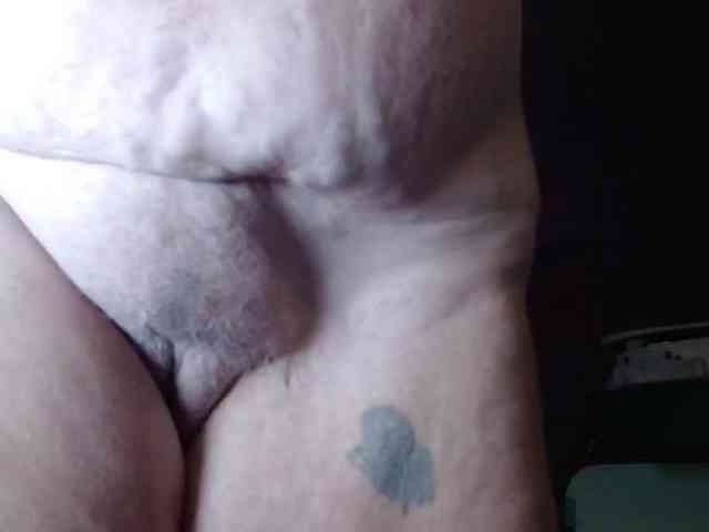 April_XO webcam
