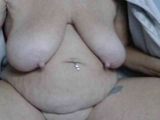 April_XO webcam