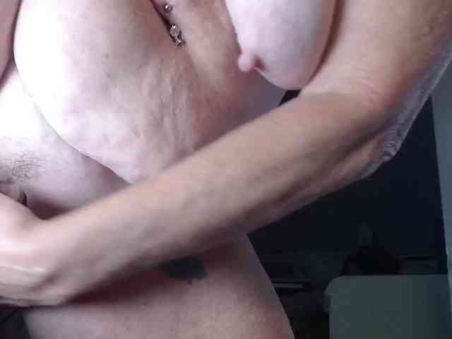 April_XO webcam