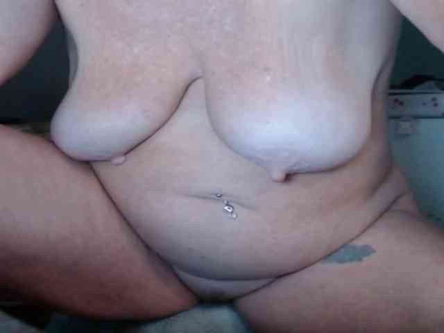 April_XO webcam