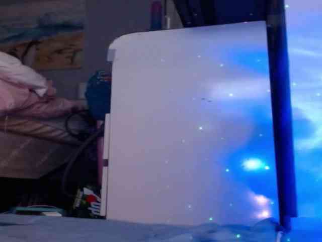 April_XO webcam