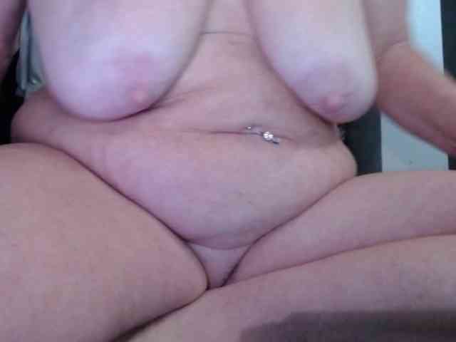 April_XO webcam
