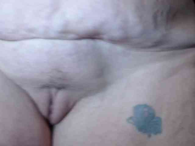 April_XO webcam