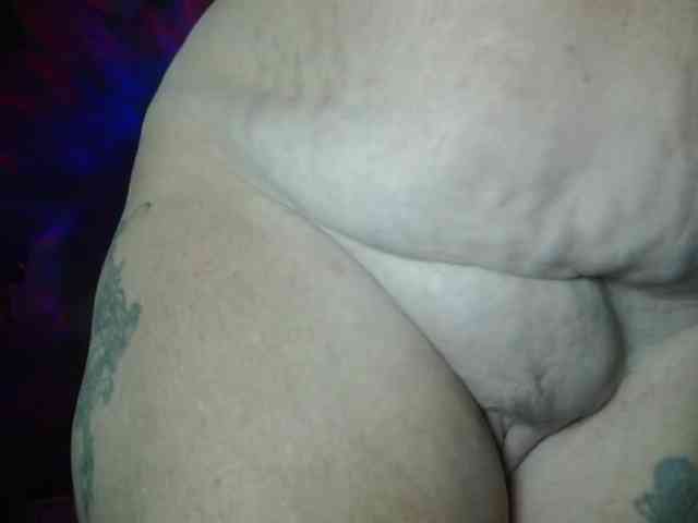 April_XO webcam