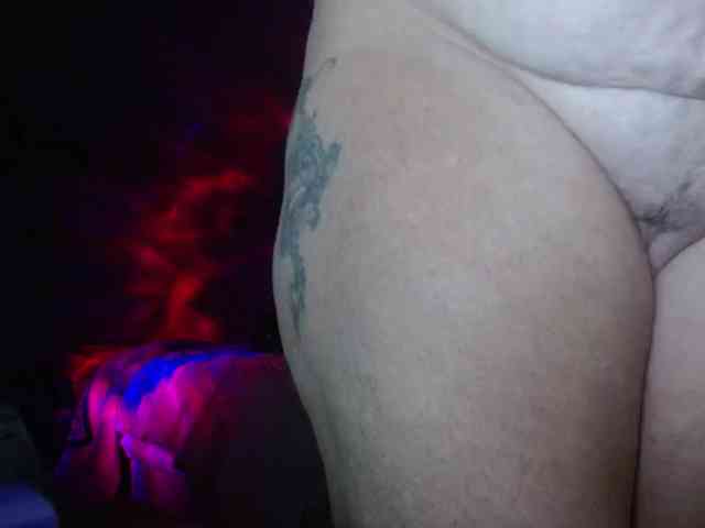 april_xo's live room