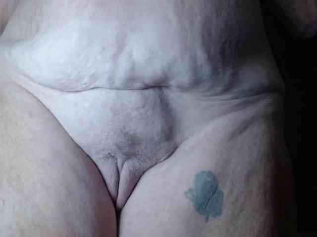 April_XO webcam
