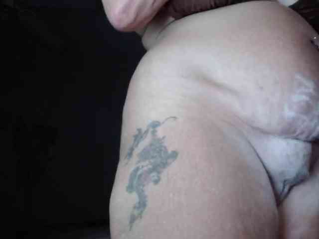 Modelo: April_XO
