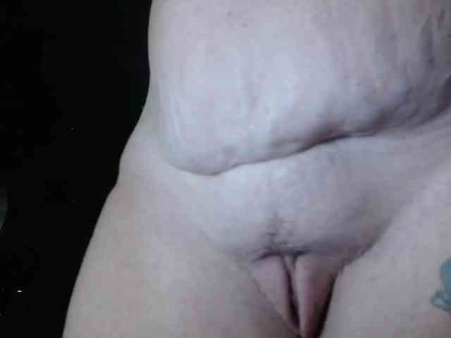 April_XO webcam