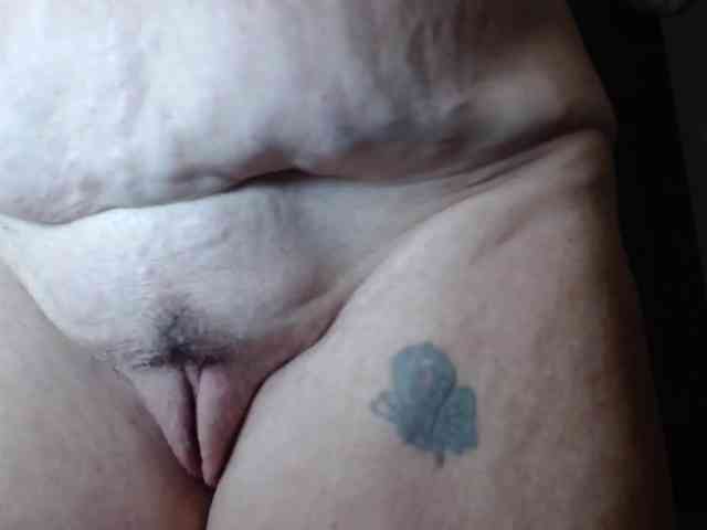 April_XO webcam