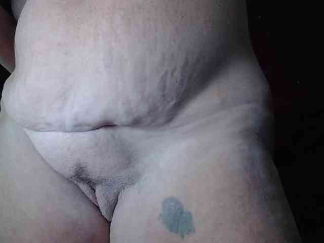 April_XO webcam
