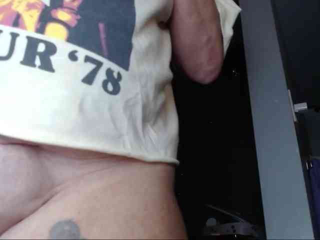 Modelo: April_XO