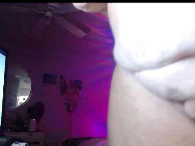 April_XO webcam