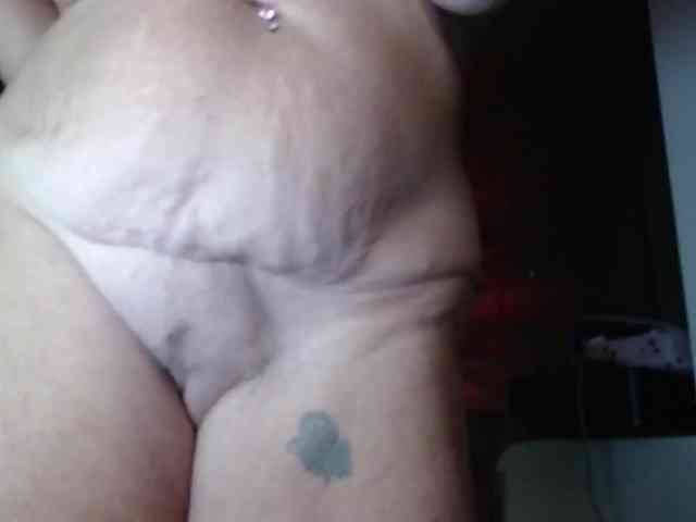 April_XO webcam
