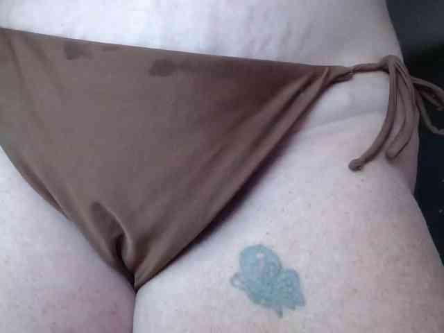 April_XO webcam