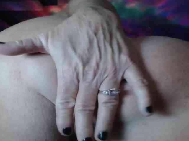 Modelo: April_XO