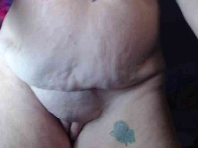 April_XO webcam