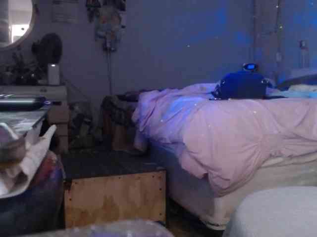April_XO webcam
